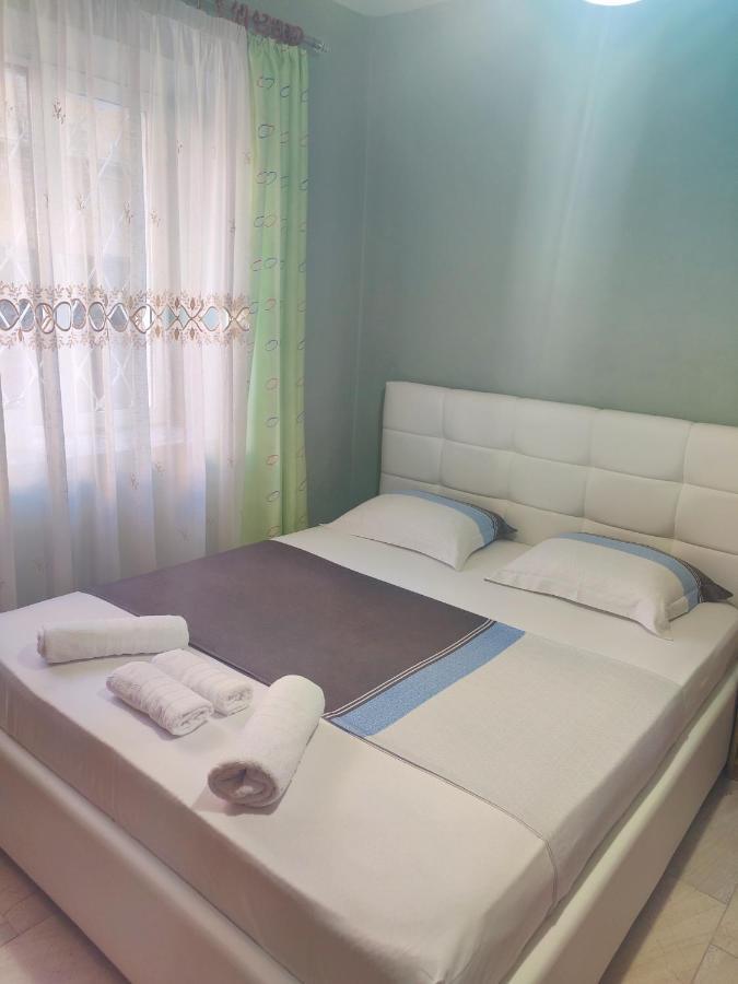 Center Apartment *