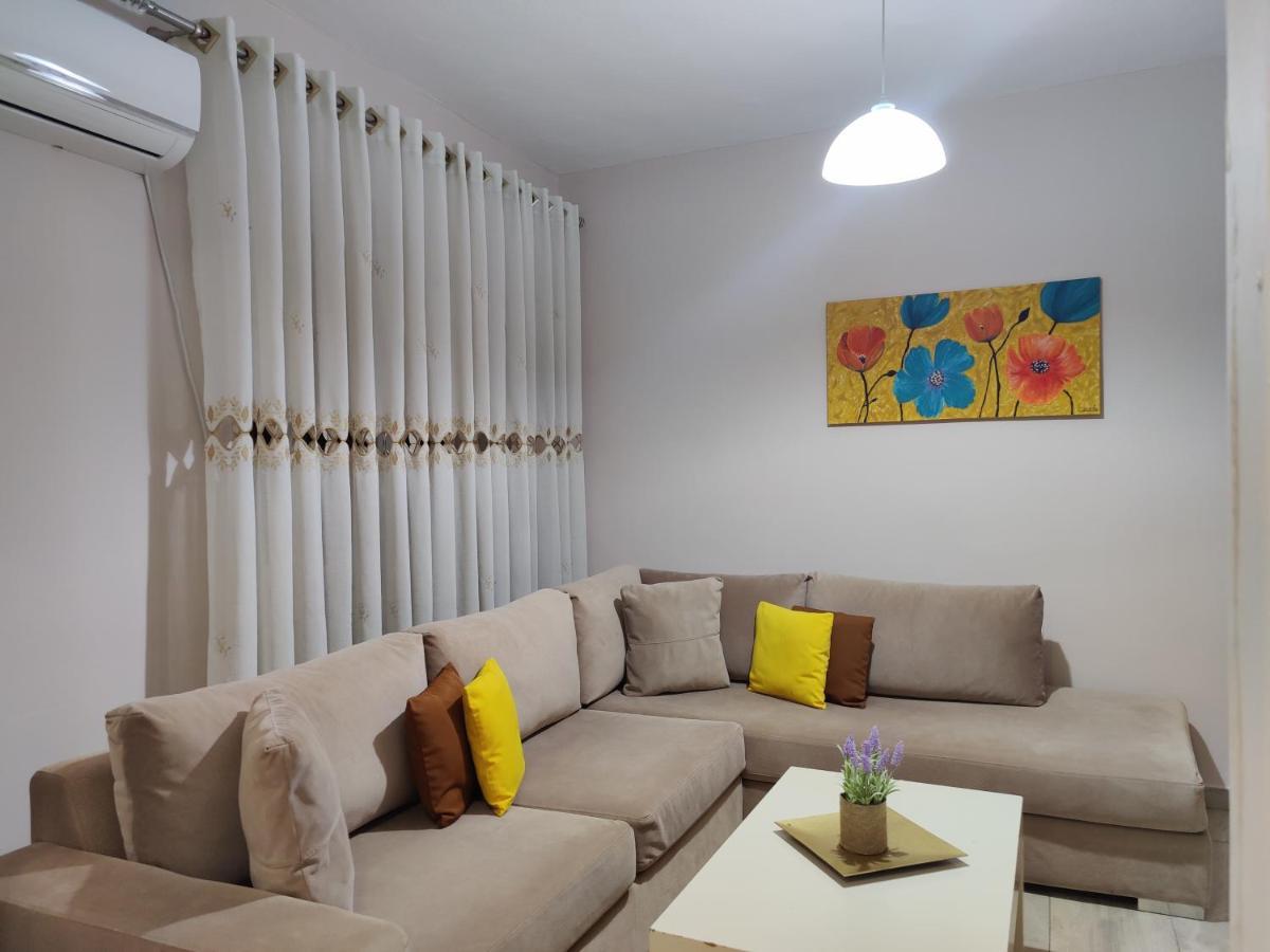 Center Apartment *